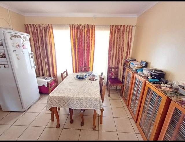 3 BEDROOM TOWNHOUSE FOR SALE IN DORANDIA